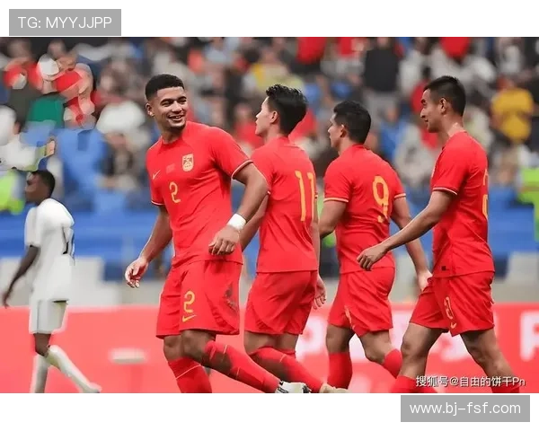 中国足球队力克强敌挺进亚洲杯四强,球迷热情高涨期待决赛之战 中国足球队力克强敌挺进亚洲杯四强,球迷热情高涨期待决赛之战