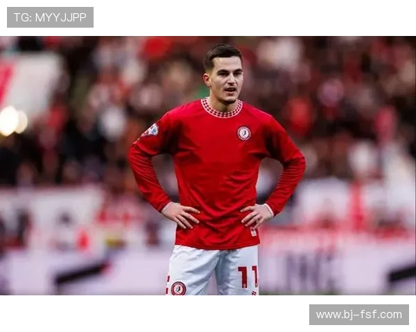 谢菲尔德联队主帅调整战术体系力求英冠赛季脱离降级区重返胜利轨道