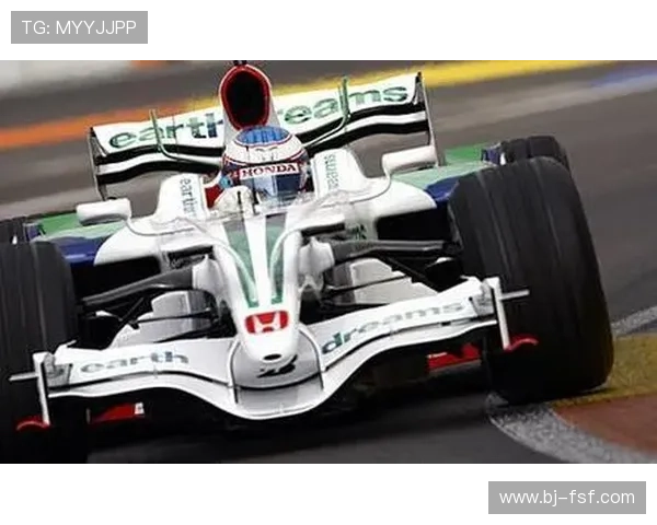 F1赛季精彩纷呈 新兴车队崭露头角 世界冠军之争更加激烈