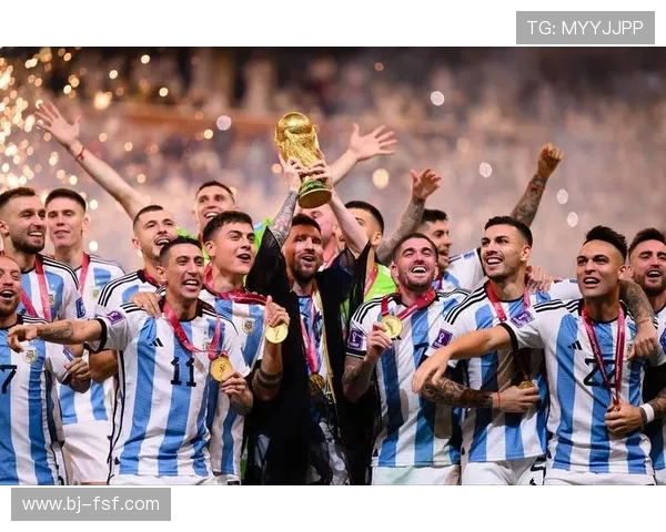 梅西加盟迈阿密国际首战精彩回归，带领球队逆袭全场观众沸腾