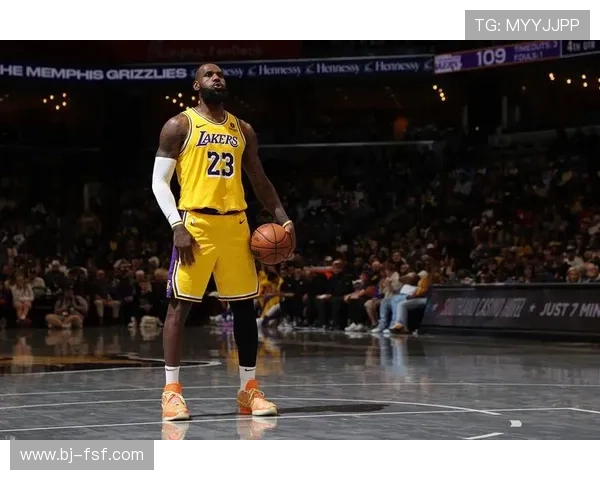 NBA最新动态：詹姆斯迎来职业生涯第2000场比赛，湖人队全力备战季后赛