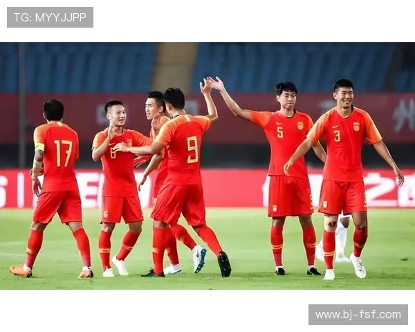 国足新帅上任首战告捷年轻球员集体爆发引发球迷新一轮期待